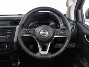 Nissan Navara 2.5DDTi double cab SE Plus auto - Image 20