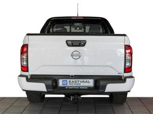 Nissan Navara 2.5DDTi double cab SE Plus auto - Image 4
