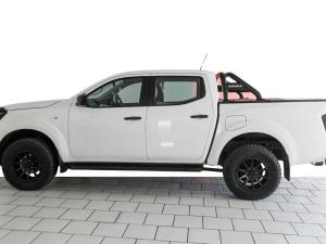 Nissan Navara 2.5DDTi double cab SE Plus auto - Image 5