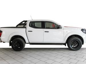 Nissan Navara 2.5DDTi double cab SE Plus auto - Image 8