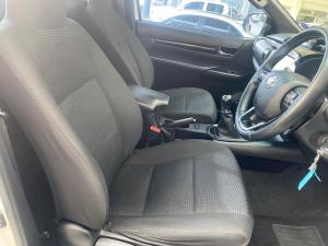 Toyota Hilux 2.8GD-6 4x4 Legend 50 - Image 12