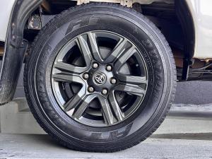 Toyota Hilux 2.4GD-6 single cab 4x4 Raider manual - Image 11