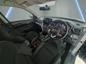 Toyota Urban Cruiser 1.5 XR manual - Image 9
