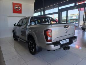 Nissan Navara 2.5DDTi double cab LE Plus - Image 4