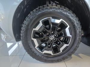 Nissan Navara 2.5DDTi double cab LE Plus - Image 9