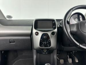 Toyota Aygo 1.0 - Image 12