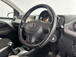 Toyota Aygo 1.0 - Image 14