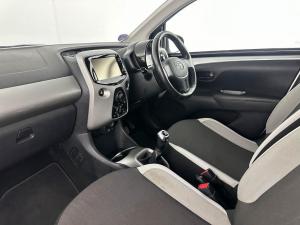 Toyota Aygo 1.0 - Image 17