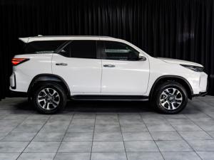 Toyota Fortuner 2.4GD-6 auto - Image 3