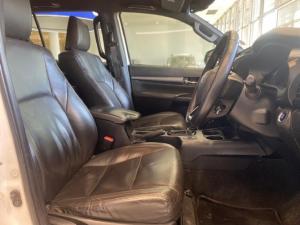 Toyota Hilux 2.8GD-6 double cab Legend auto - Image 9