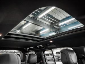 Land Rover Defender 110 D300 X-Dynamic HSE - Image 18