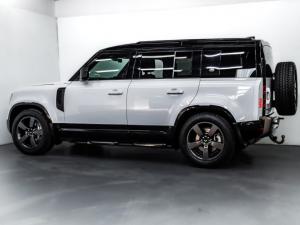 Land Rover Defender 110 D300 X-Dynamic HSE - Image 7