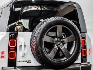 Land Rover Defender 110 D300 X-Dynamic HSE - Image 9