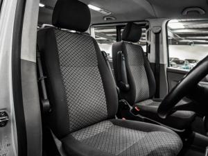 Volkswagen Transporter 2.0TDI Kombi SWB Trendline auto - Image 12