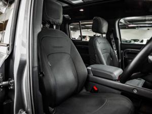 Land Rover Defender 110 D300 X-Dynamic HSE - Image 12