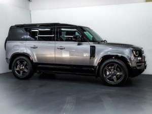 Land Rover Defender 110 D300 X-Dynamic HSE - Image 2