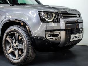 Land Rover Defender 110 D300 X-Dynamic HSE - Image 3