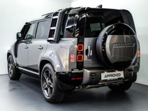 Land Rover Defender 110 D300 X-Dynamic HSE - Image 7