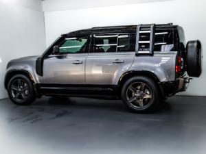 Land Rover Defender 110 D300 X-Dynamic HSE - Image 8