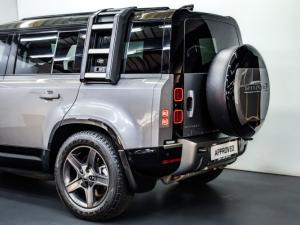 Land Rover Defender 110 D300 X-Dynamic HSE - Image 9