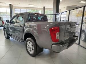 Nissan Navara 2.5DDTi double cab SE Plus auto - Image 4