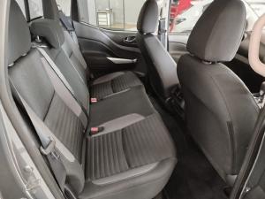 Nissan Navara 2.5DDTi double cab SE Plus auto - Image 7