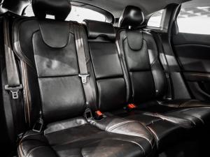 Volvo V40 Cross Country D3 Inscription - Image 20