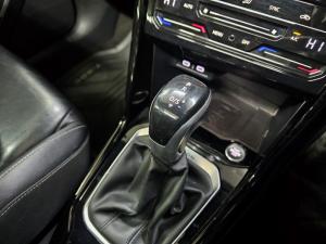 Volkswagen T-Roc 2.0TSI 4Motion R-Line - Image 9