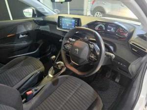 Peugeot 208 1.2 Active - Image 12