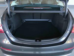 Mercedes-Benz C-Class C220d Avantgarde - Image 9