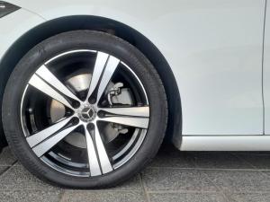 Mercedes-Benz C-Class C220d Avantgarde - Image 3
