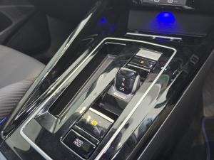 Volkswagen Golf R - Image 19
