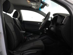 Hyundai Tucson 2.0 Premium auto - Image 16