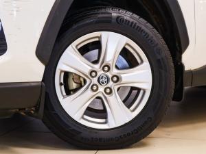 Toyota RAV4 2.0 GX - Image 5