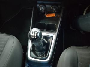 Suzuki Swift 1.2 GLX manual - Image 17