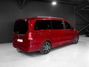 Mercedes-Benz V-Class V300d Avantgarde AMG Line - Image 14