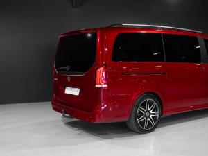 Mercedes-Benz V-Class V300d Avantgarde AMG Line - Image 15