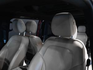Mercedes-Benz V-Class V300d Avantgarde AMG Line - Image 19