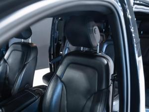 Mercedes-Benz V-Class V250d AMG Line - Image 12