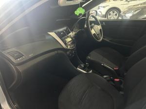 Hyundai Accent sedan 1.6 Motion - Image 12