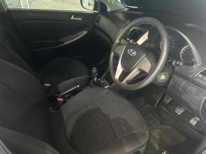 Hyundai Accent sedan 1.6 Motion - Image 6