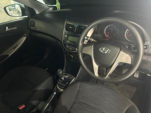 Hyundai Accent sedan 1.6 Motion - Image 7