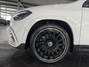Mercedes-Benz GLA GLA200 Progressive - Image 13