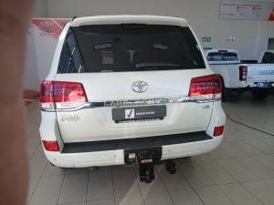 Toyota Land Cruiser 200 4.5D-4D V8 VX-R - Image 5