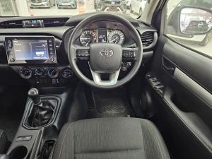 Toyota Hilux 2.4GD-6 double cab 4x4 Raider manual - Image 10