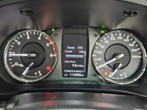 Toyota Hilux 2.4GD-6 double cab 4x4 Raider manual - Image 12