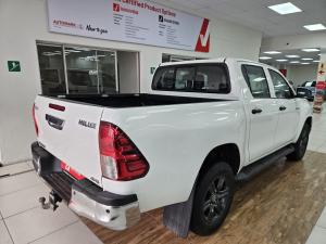 Toyota Hilux 2.4GD-6 double cab 4x4 Raider manual - Image 2