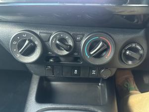 Toyota Hilux 2.4GD-6 4x4 SRX - Image 15