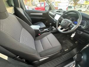 Toyota Hilux 2.4GD-6 4x4 SRX - Image 16