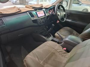 Toyota Hilux 3.0D-4D Xtra cab Raider Dakar edition - Image 7